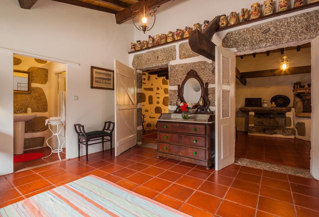 1720 Quinta Da Cancela - Winery & Farmhouse Guimarães Oda fotoğraf